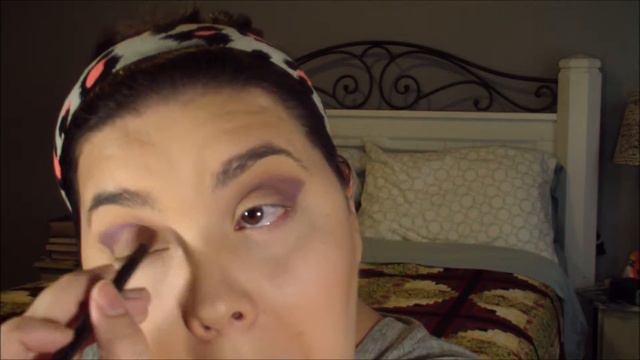 Fun Dark Purple Eyes and Lips смотреть онлайн