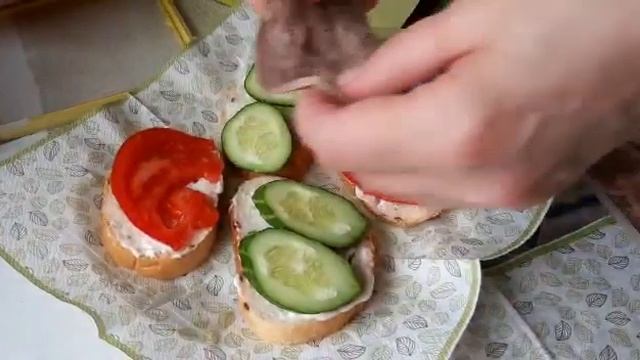 Бутерброды с Языком!Лёгкий ПЕРЕКУС!!! ТО ЧТО НУЖНО ДЛЯ НОВОГОДНИХ КАНИКУЛ! смотреть онлайн