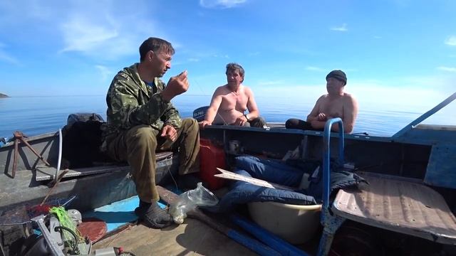 Рыбалка за треской в Белом море| Подъехали пираты на резиновом флоте,это умора. смотреть онлайн