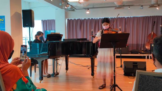 11 year old playing Stamitz Viola Concerto 3rd Movement
