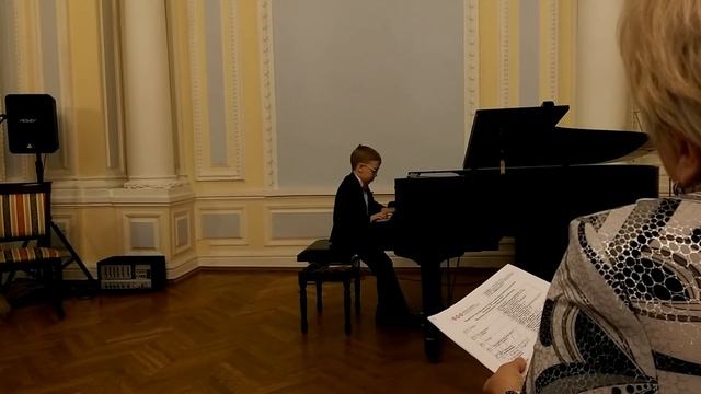 Болезнь куклы. П.И.Чайковский. исполняет Олейник Кирилл, 1 класс, ДМШ Гречанинова. Венгерский центр