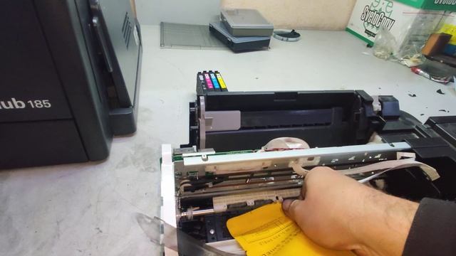 Ошибка замятия бумаги. Как извлечь посторонние предметы из принтера смотреть онлайн