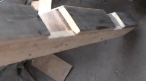 Клетка для кур-несушек: кормушка-поилка