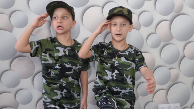 Дима и Юра Струфелевы - Бравые солдаты смотреть онлайн