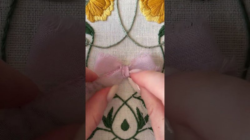 Embroidery process #вышивка #вышивкагладью #embroiderytutorial #embroiderydesign #embroideryflowers