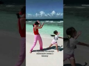 В пижаме танцую на пляже
