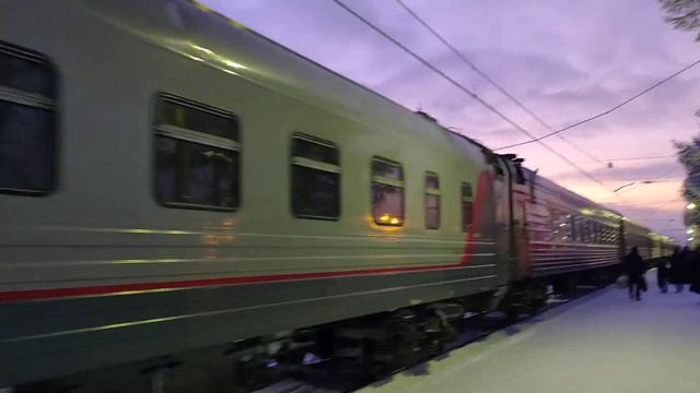 Предпоследний рейс п.№143,до Ярославля! Электровоз ЭП1-043, прибывает с п.№143, Мурманск -Ярославль смотреть онлайн