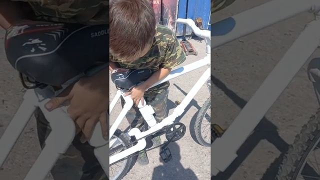 Когда у тебя батя  казах-сантехник.