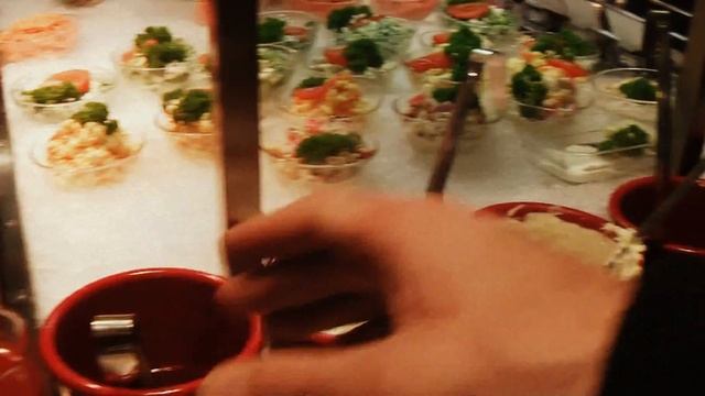 ЛАТВИЯ: В кафе на центральном вокзале в Риге смотреть онлайн