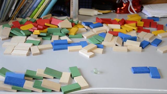 Insane Domino tricks!(Безумные трюки Домино). смотреть онлайн