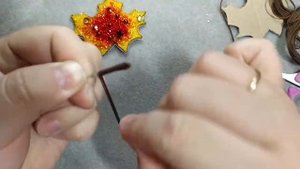 Осенний листик своими руками. Брошь кленовый лист. Мастер-класс.