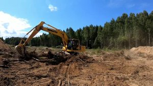 Komatsu PC210-10s