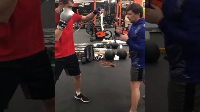 Бокс. Какое упражнение может научить не проваливаться под соперниками не терять ритм работы! смотреть онлайн