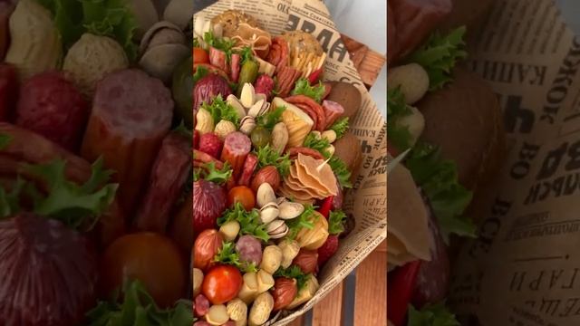 Что подарить деду? Мужской букет из колбас, сыров Своими руками. Состав букета в описании к видео