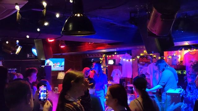 Космос на потолке - Сосредоточиться (live Папин Гараж) смотреть онлайн