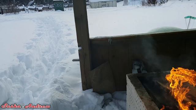 Очень много снега Идем через лес в сад В беседку Делать шашлыки || Саша и Андрей