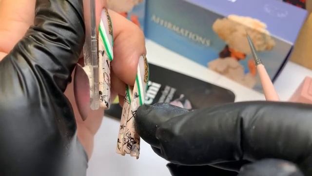 Необычные градиенты с набором Affirmations Nail Décor Set. Мастер-класс Анны Гришанковой смотреть онлайн