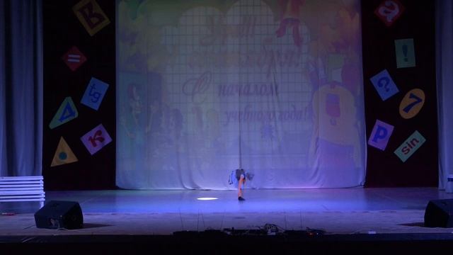 "Каникулы в Простоквашино" в постановке творческих коллективов МТЦ "Родина" смотреть онлайн