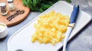 Салат с солеными грибами и картофелем