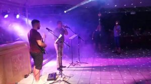 Мы грусть оставим на серебряном крыле