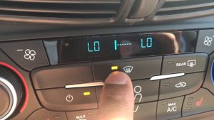 FORD ESCAPE - AIR CONDITIONER AND HEATER CONTROLS