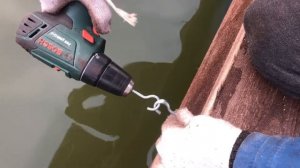 Лайфхак! Закручиваем крюки в дерево за 5 секунд!