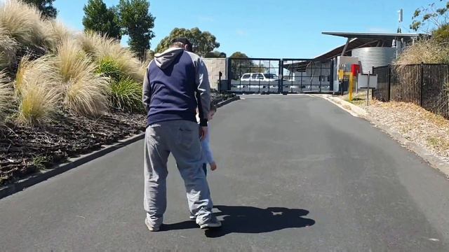Aston Learns How His Drinking Water Comes From The Blue Lake!! смотреть онлайн