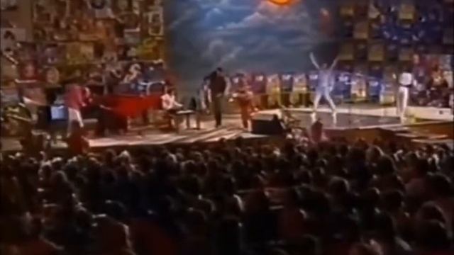 поёт Владимир Шаинский