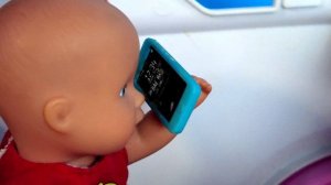 ОДИН ДЕНЬ РАБОТАЮ НА СКОРОЙ ПОМОЩИ? Катя и Макс веселая семейка смешные куклы БАРБИ сериал ДАРИНЕЛК