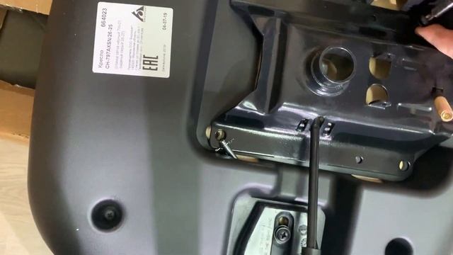 Обзор компьютерного кресла Бюрократ CH-797AXSN смотреть онлайн