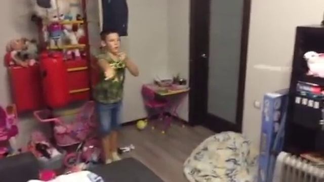 danil bogdanov с пальца карту кинуть