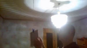 Как развить сильный нокаутирующий удар.Разрыв бумаги-газеты ударом кулака Хлесткий-быстрый удар.