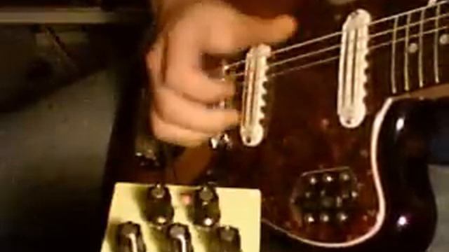 Fender Starcaster Chorus Pedal Demo смотреть онлайн