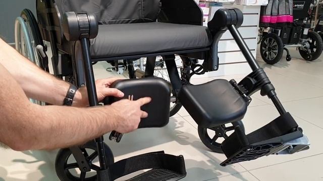 Коляска пассивного типа REA CLEMATIS от компании INVACARE смотреть онлайн