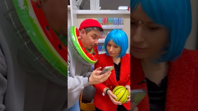 Как узнать возраст человека без паспорта? Лайфхак #shorts смотреть онлайн