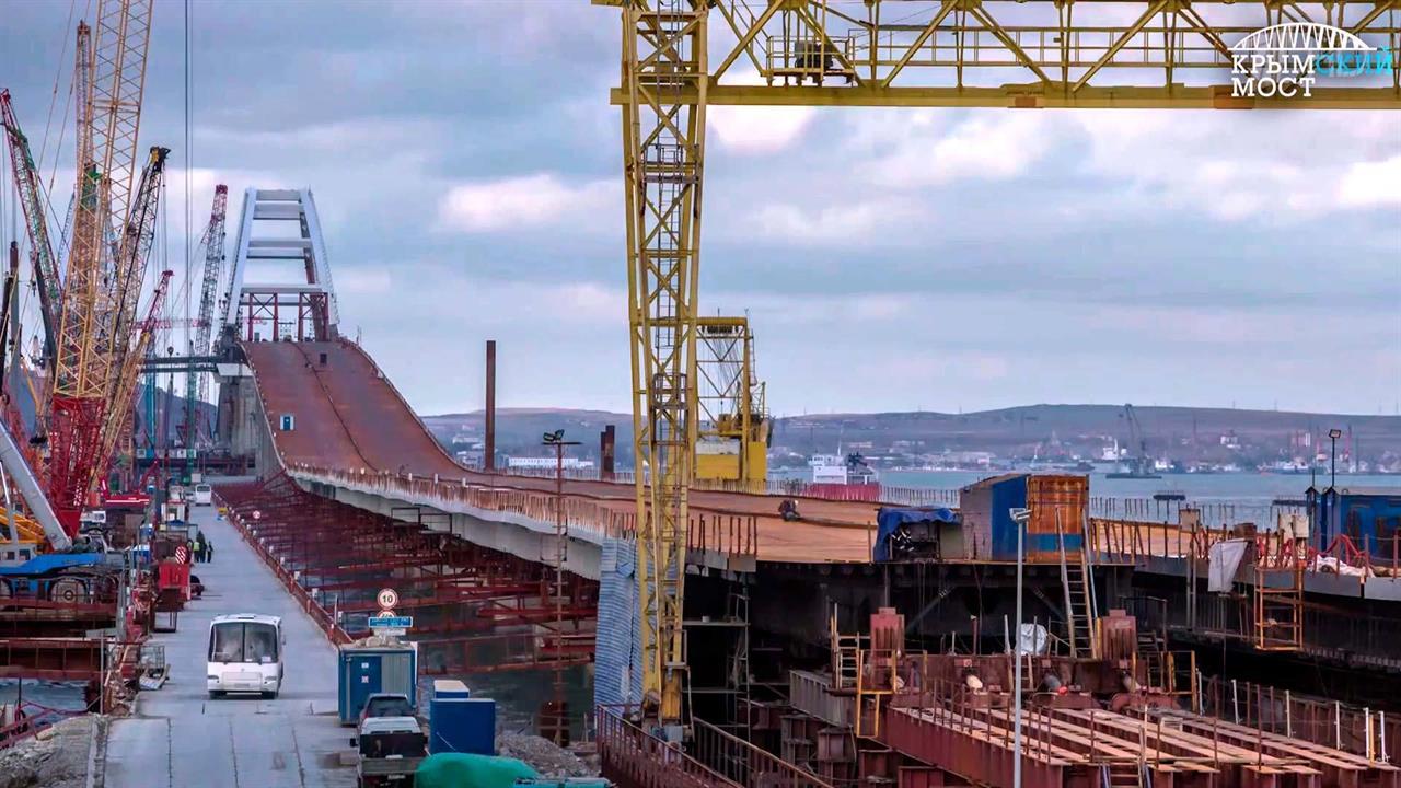 Завершена сборка пролетных строений автодорожной части Крымского моста