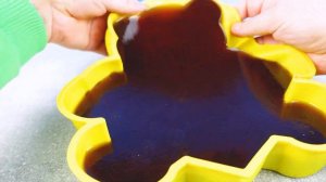 КОКАКОЛЬНЫЙ МЕДВЕДЬ И МЕДВЕДЬ ИЗ ФАНТЫ ДЛЯ ЖЕЛЕЙНОГО ПОРОСЕНКА БОДИ