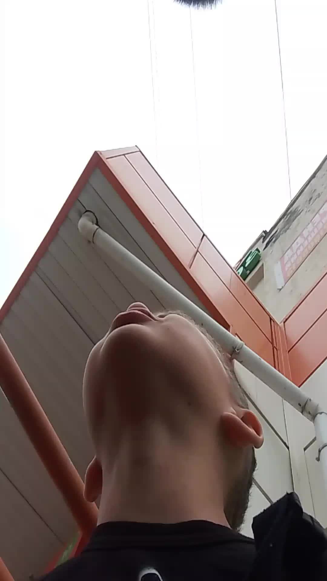 п