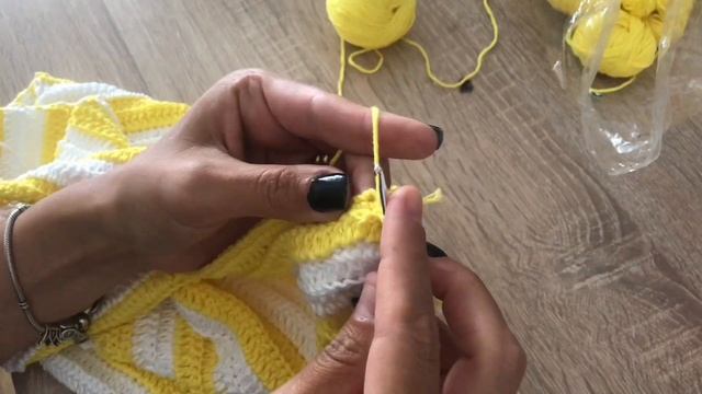 Полосатый топ крючком #топкрючком #вязаниекрючком