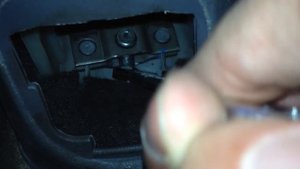 Как подтянуть ручник на Hyundai Accent