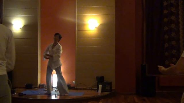 Динамичная медитация с мантрой Ади Шакти смотреть онлайн