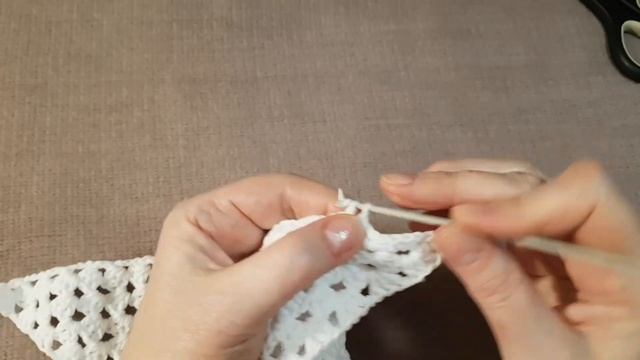 Косынка для девочки. Легко вяжется крючком