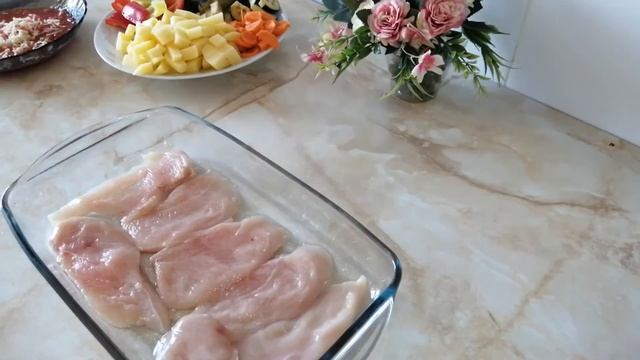 Куриная грудка с овощами в духовке, смотреть онлайн