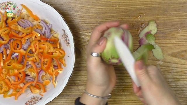 Витаминный салат из редьки с квашеной капустой Видео рецепт