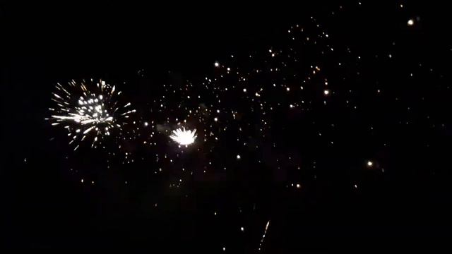 Сочетание наземного и паркового фейерверков