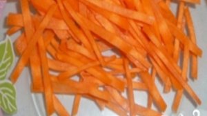 Мясо с капустой в горшочке