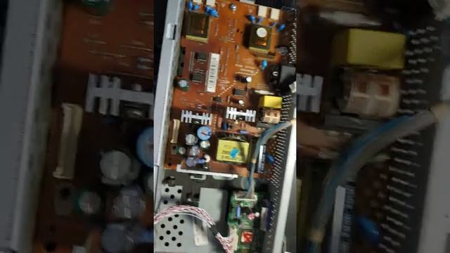 Ремонт монитора LG L1919SS нет подсветки, проблема в другом... смотреть онлайн