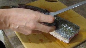 Чистка и разделка рыбы (пиленгаса)