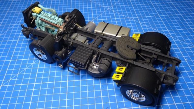 1:24 Italeri Volvo FH12 / FH16 XL70 Spraycan Power Show Truck How to Build / Baubericht смотреть онлайн