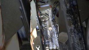 XFX Radeon RX 590 ГОРЯЧАЯ ШУМНАЯ ВИДЕОКАРТА